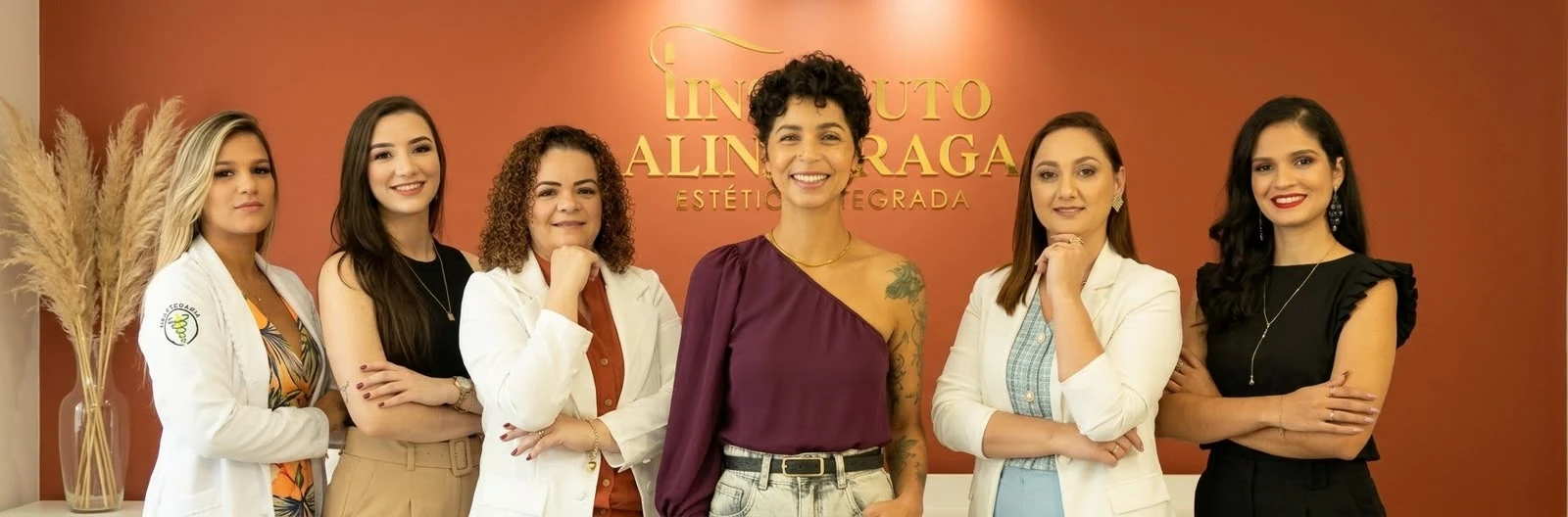 Equipe completa do Instituto Aline Braga reunida no espaço do Instituto